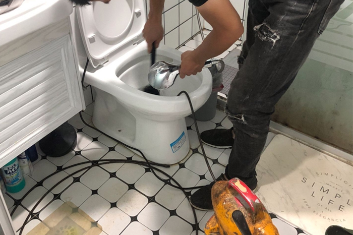 城区疏通下水道